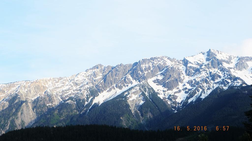 Pemberton Hotel  Buitenkant foto